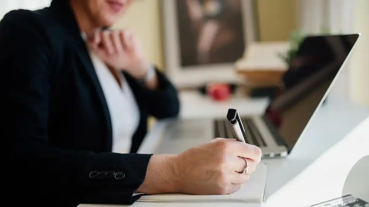 Business user working with Microsoft 365 in an Australian office